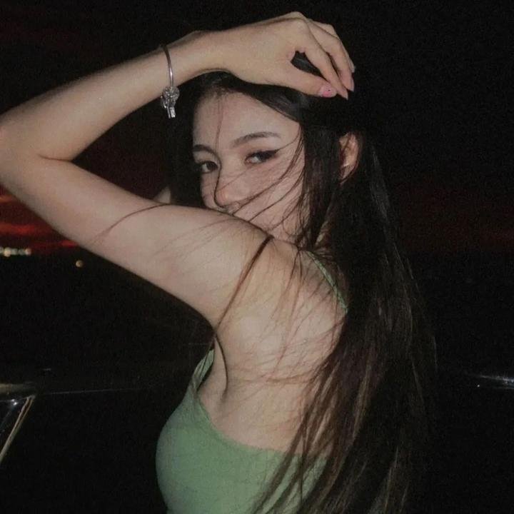 与鲨鱼游弋